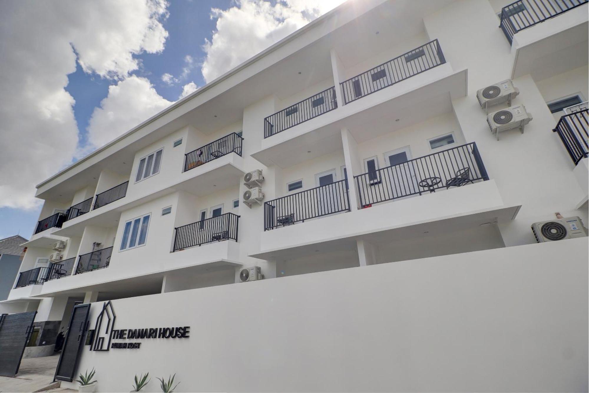 Отель Oyo Life 92854 The Danari House Семиньяк Экстерьер фото